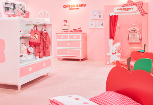 「ミキハウス チエコサク」の世界観を表現する什器